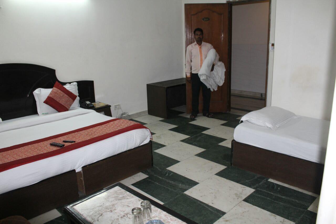 Hotel Singh Continetal Delhi  Eksteriør bilde
